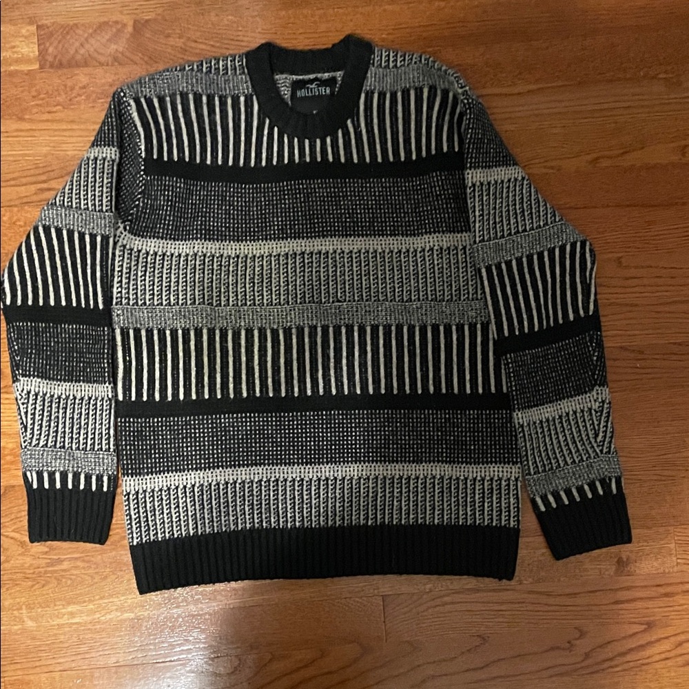 Hollister Men's Striped Crewneck Sweater